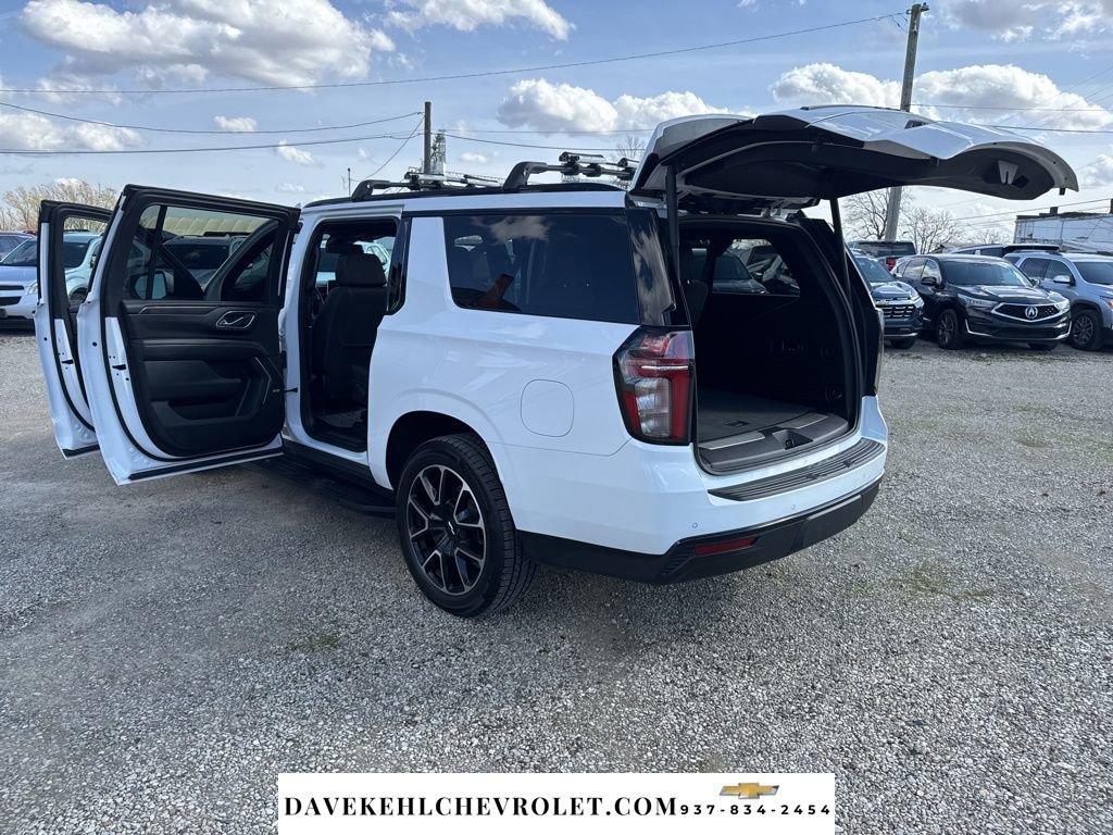 Used 2023 Chevrolet Suburban RST w/ Luxury Package image 17