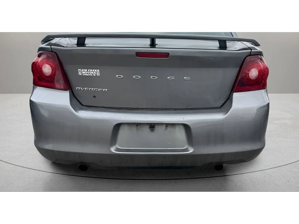 Used 2013 Dodge Avenger SE image 9
