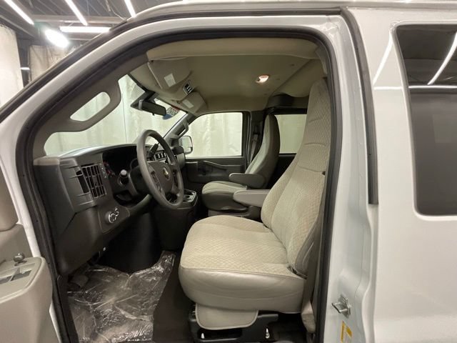 Used 2024 Chevrolet Express 3500 LT w/ LT Preferred Equipment Group RWD image 10