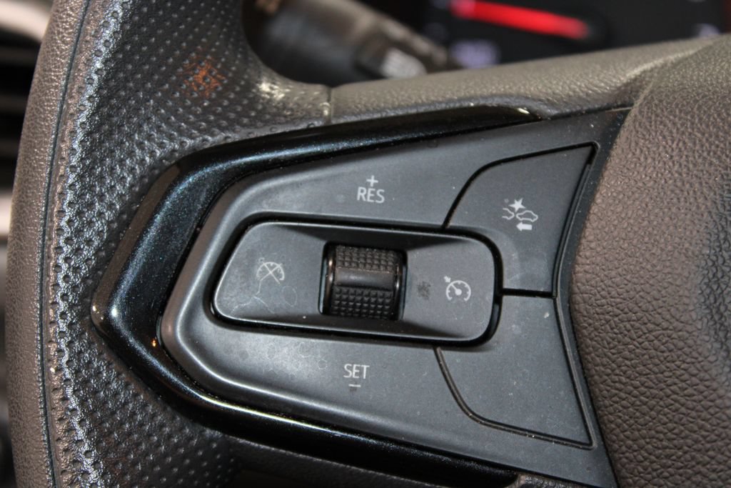Used 2022 Chevrolet TrailBlazer LT FWD image 19