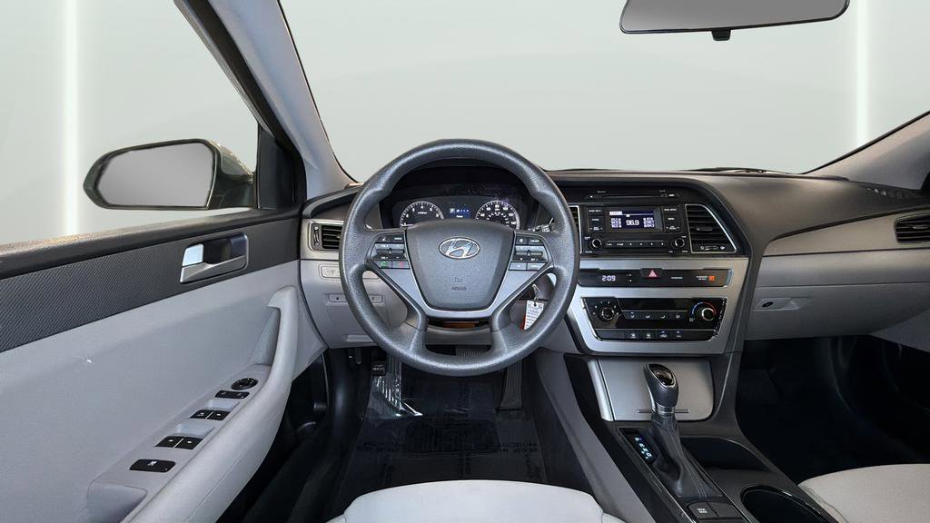 Used 2017 Hyundai Sonata SE FWD image 17