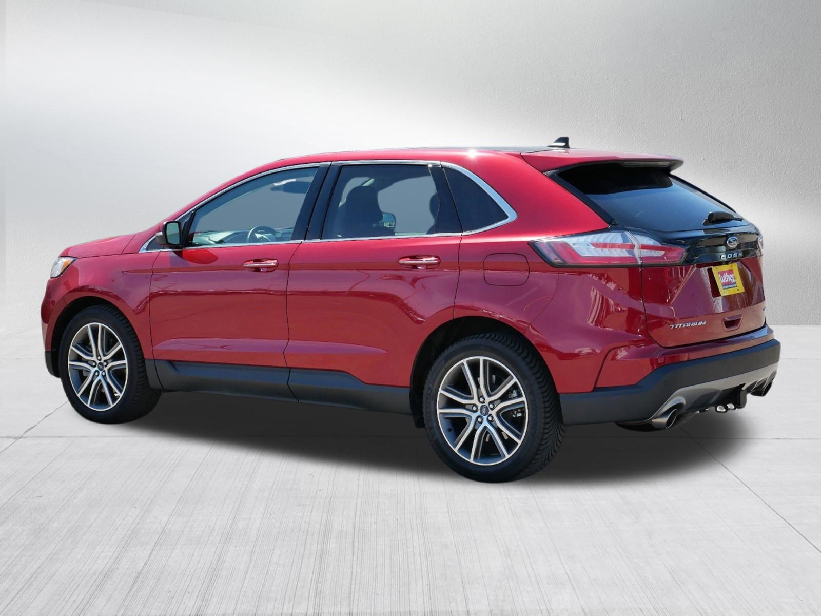 Used 2021 Ford Edge Titanium w/ Class II Trailer Tow Package AWD/4WD image 5