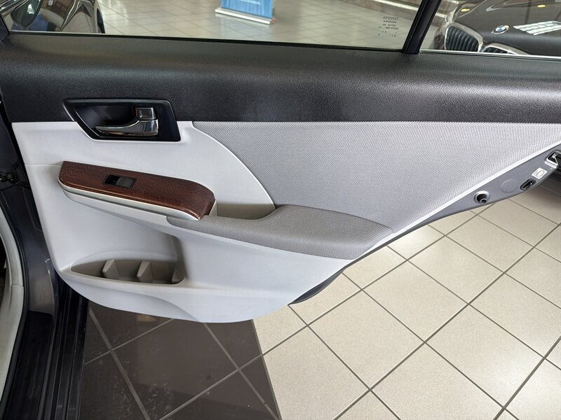 Used 2012 Toyota Camry XLE w/ Convenience Pkg FWD image 24