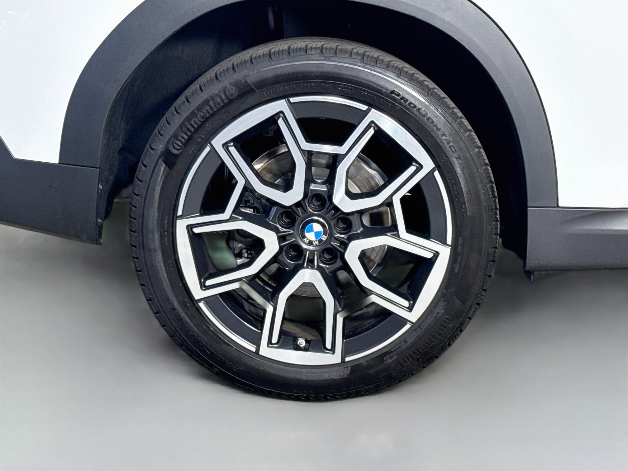 Used 2026 BMW X2 xDrive28i AWD/4WD image 33