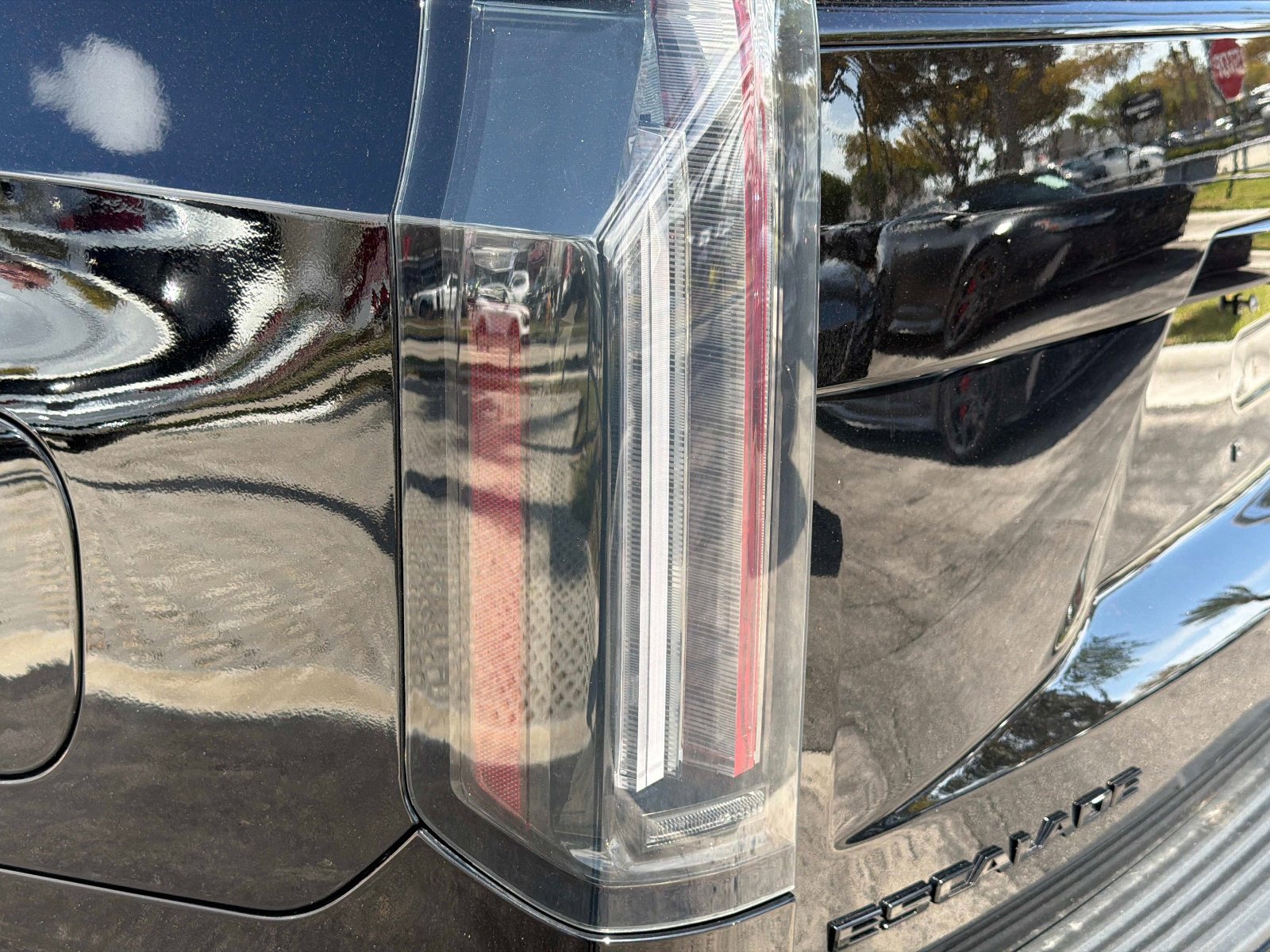 Used 2026 Cadillac Escalade V w/ LPO, ONYX Package AWD/4WD image 15