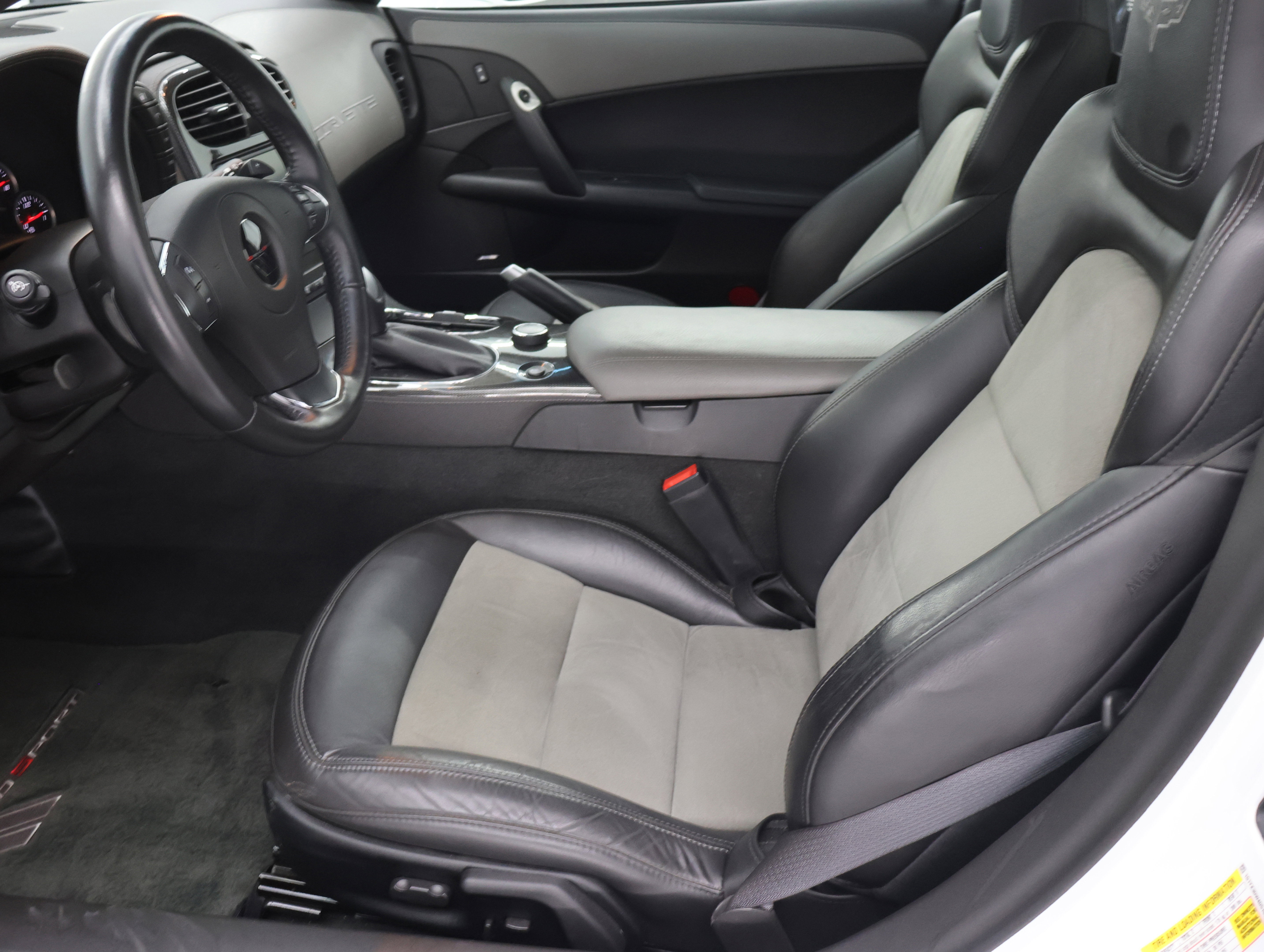 Used 2013 Chevrolet Corvette Grand Sport w/ 4LT Preferred Equipment Group RWD image 8