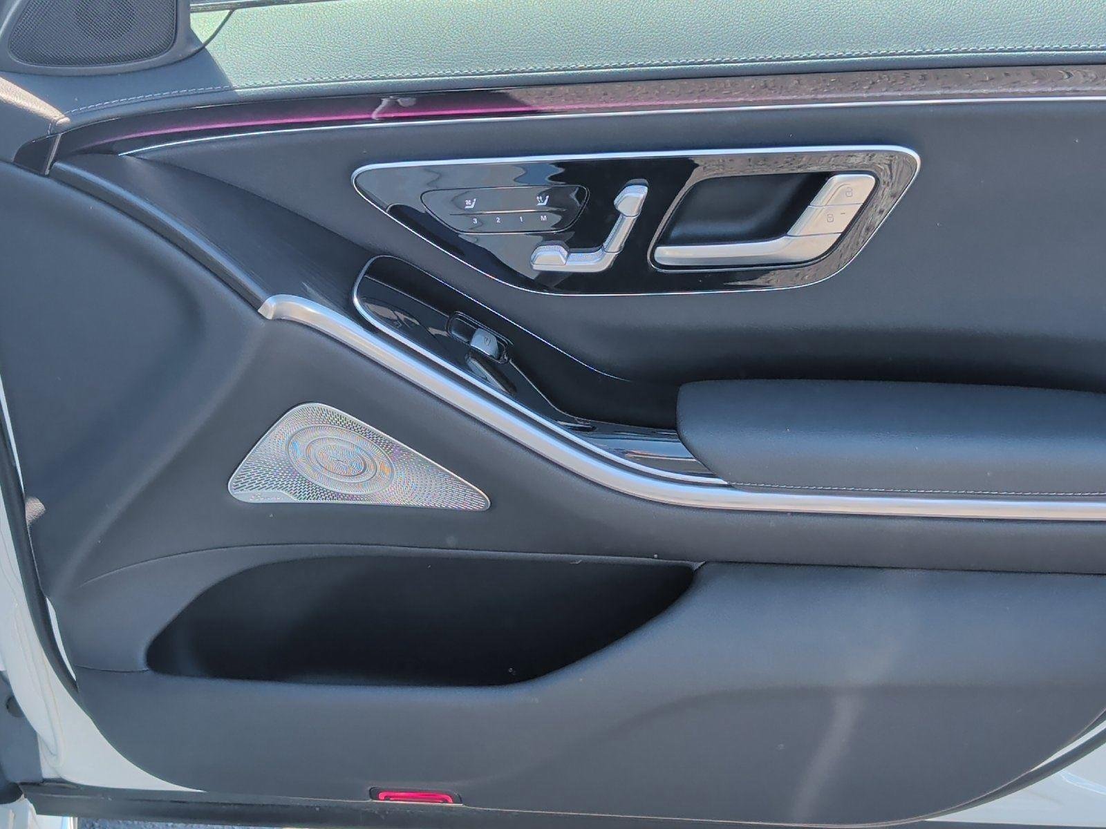 Used 2022 Mercedes-Benz S 580 4MATIC Sedan w/ AMG Line Package image 37