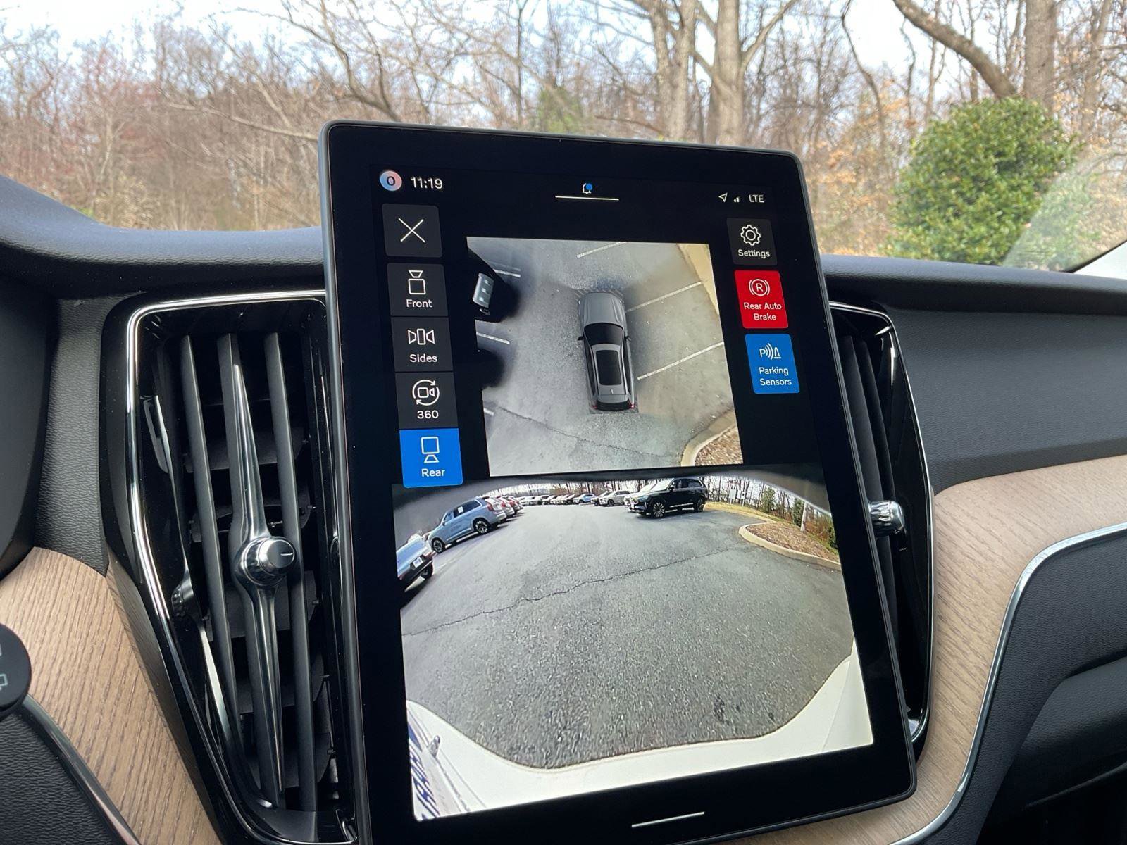 New 2026 Volvo XC60 B5 Plus w/ Climate Package image 24