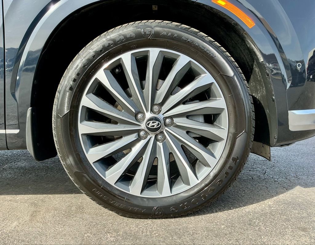 Used 2024 Hyundai Palisade Calligraphy image 20