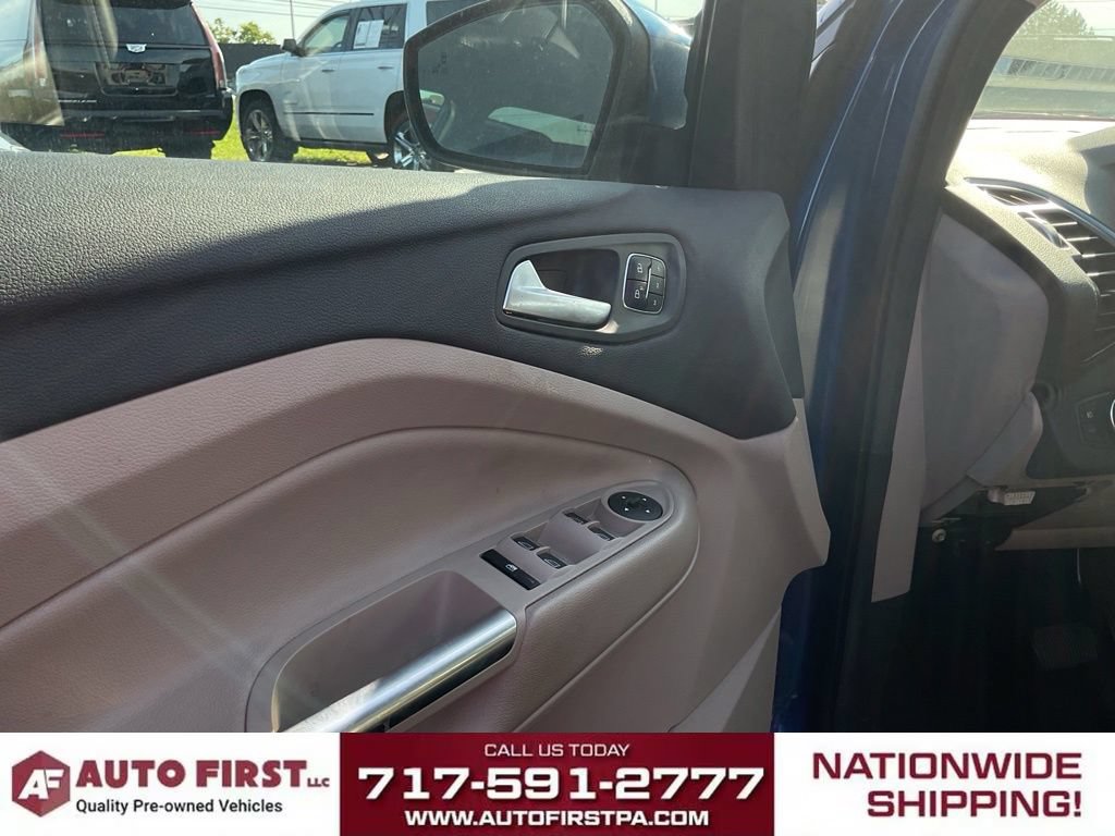 Used 2019 Ford Escape Titanium AWD/4WD image 4