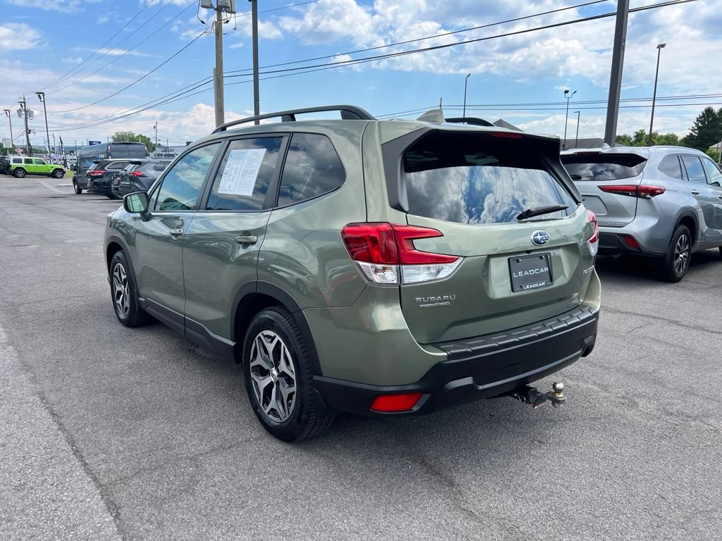 Used 2020 Subaru Forester Premium AWD/4WD image 3
