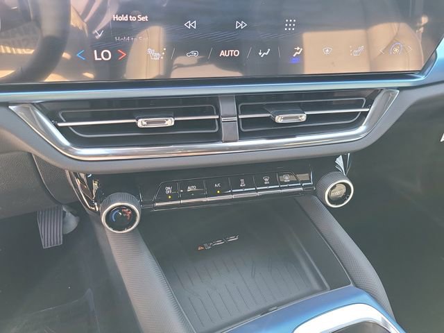 New 2026 Chevrolet Equinox EV LT w/ LPO, Blackout Package FWD image 33