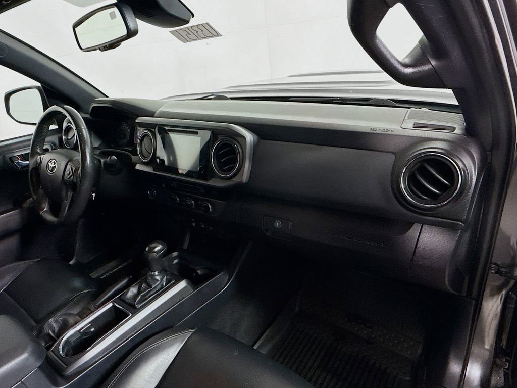 Used 2018 Toyota Tacoma TRD Sport w/ TRD Premium Sport Package image 29