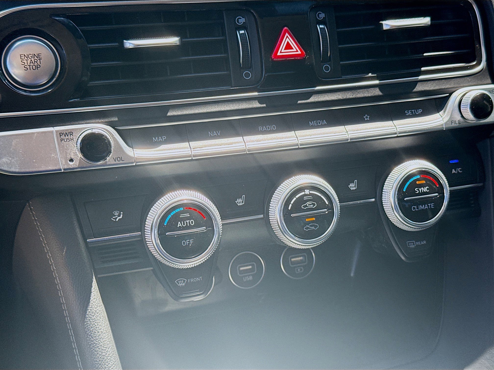 Used 2022 Genesis G70 3.3T image 15