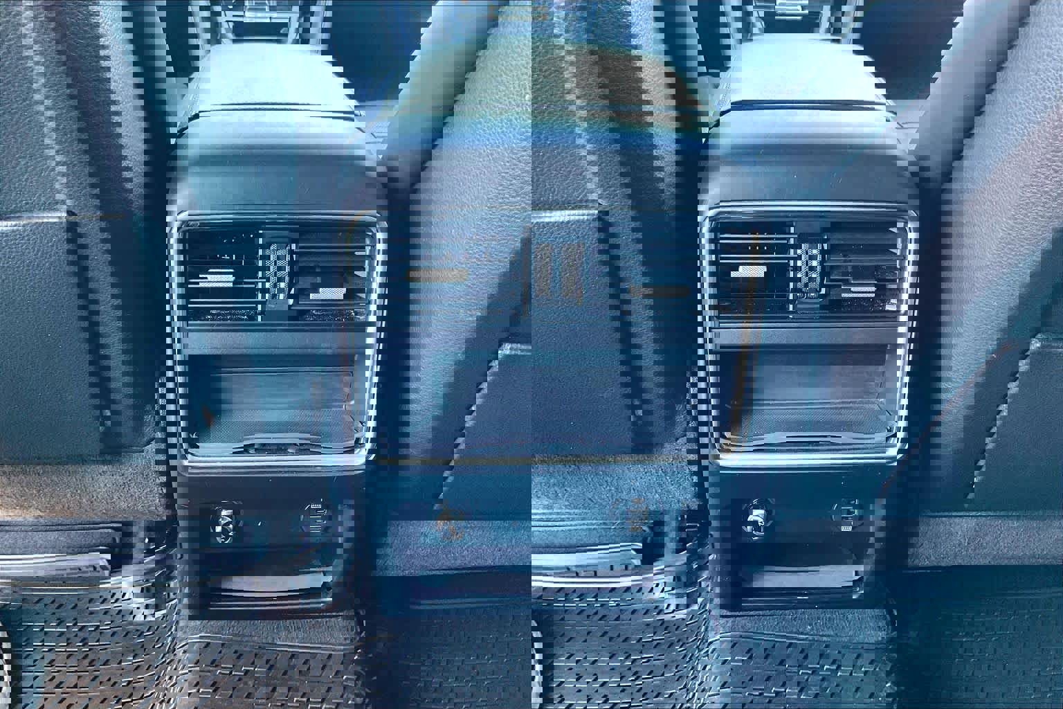 Used 2019 Porsche Cayenne image 34