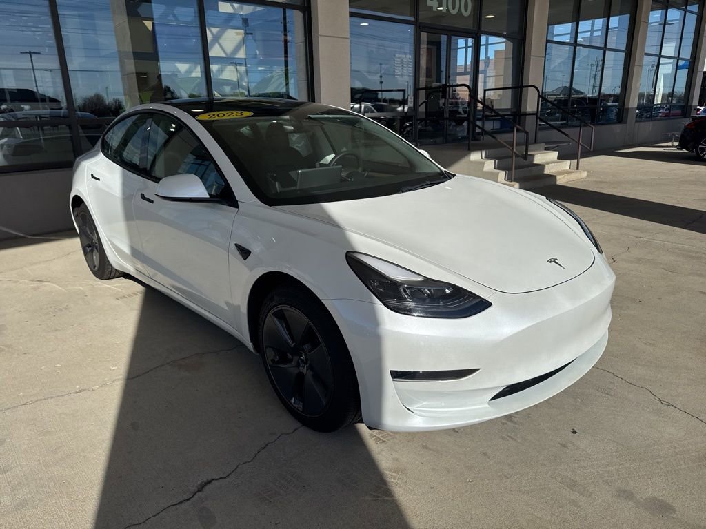 Used 2023 Tesla Model 3 Standard Range image 5