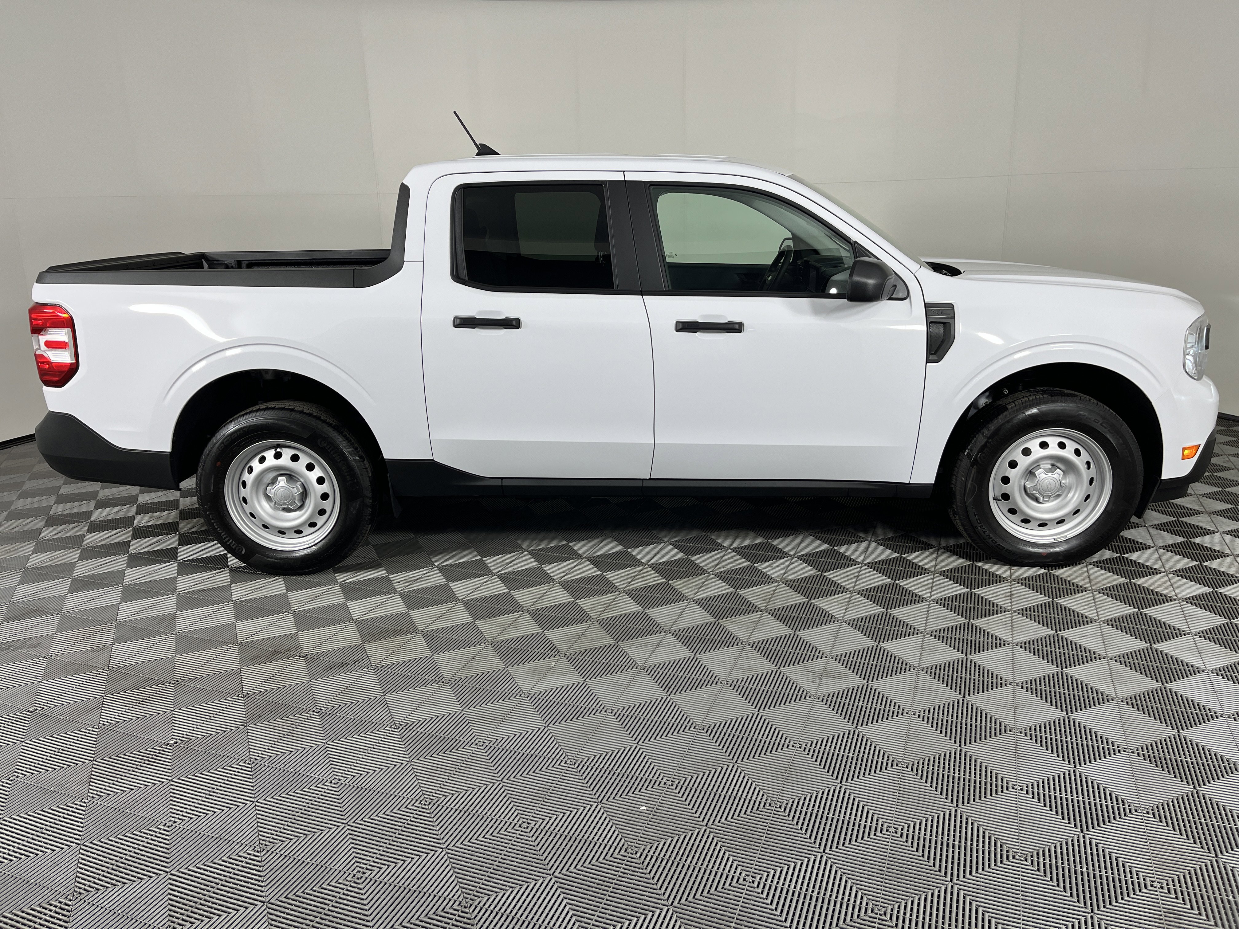 Used 2024 Ford Maverick XL w/ Equipment Group 100A Standard image 4