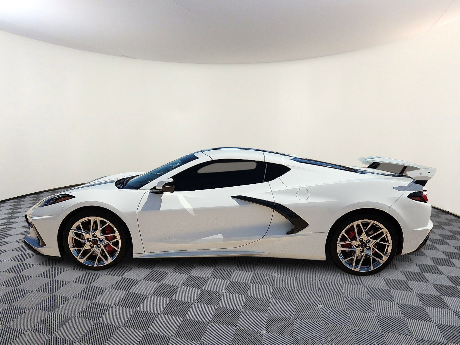 Used 2024 Chevrolet Corvette Stingray Preferred Cpe w/ Z51 Performance Package image 2
