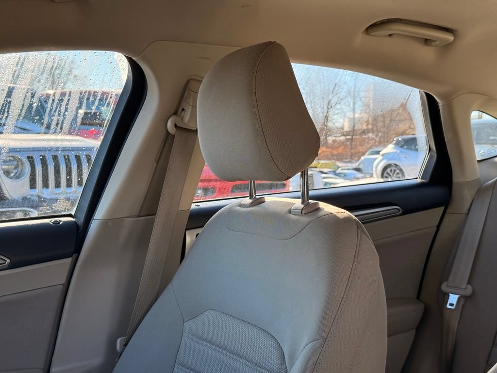 Used 2020 Ford Fusion SE FWD image 22