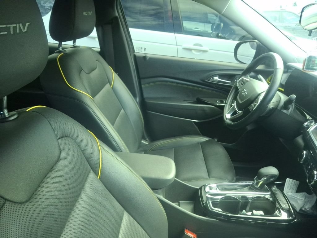 Used 2024 Chevrolet Trax ACTIV FWD image 9