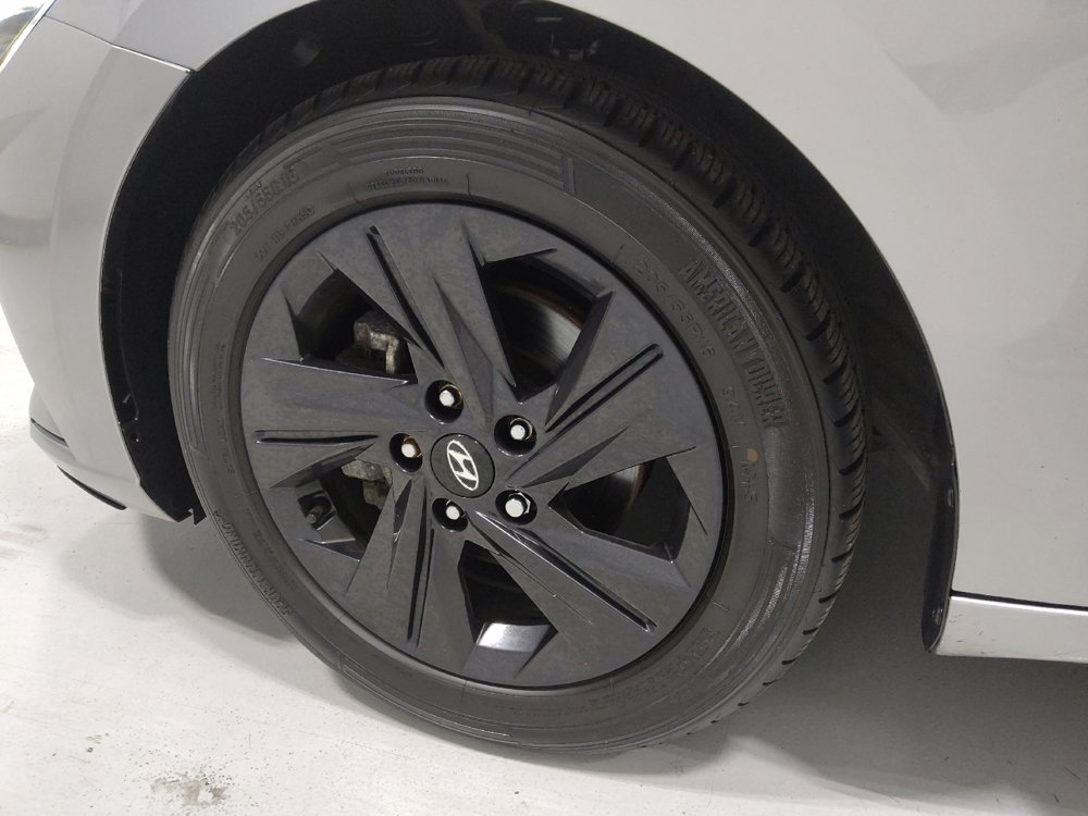 Used 2022 Hyundai Elantra SEL FWD image 31
