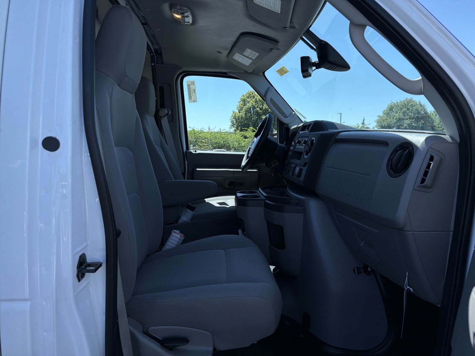 New 2027 Ford E-450 and Econoline 450 Super Duty w/ Power Equipment Group RWD image 23