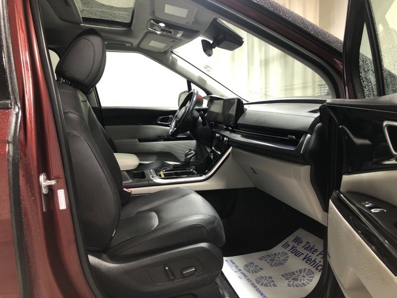 Used 2024 Kia Carnival SX Prestige image 14