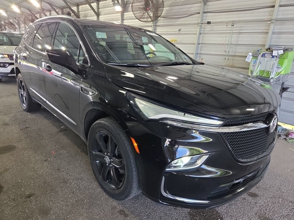 Used 2023 Buick Enclave Essence w/ Experience Buick Package FWD image 3