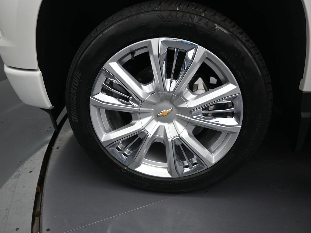 Used 2023 Chevrolet Silverado 1500 High Country w/ High Country Premium Package image 12