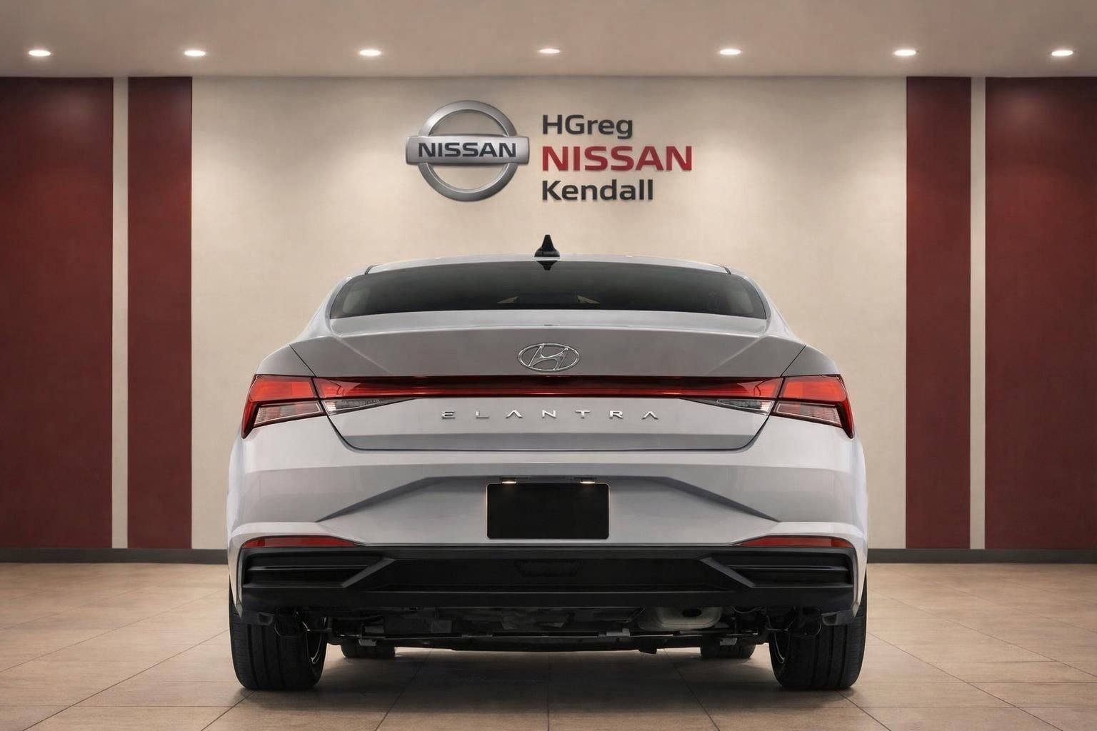 Used 2022 Hyundai Elantra SEL FWD image 6