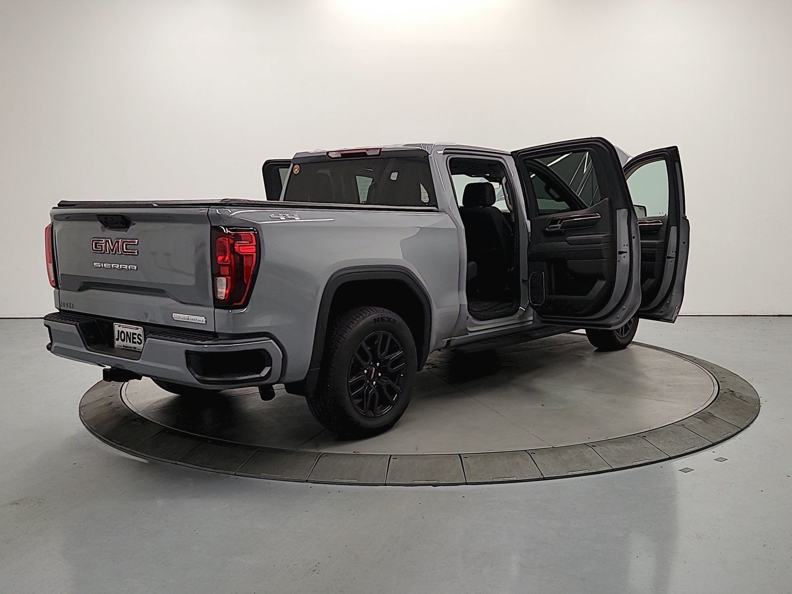 Used 2024 GMC Sierra 1500 Elevation AWD/4WD image 13