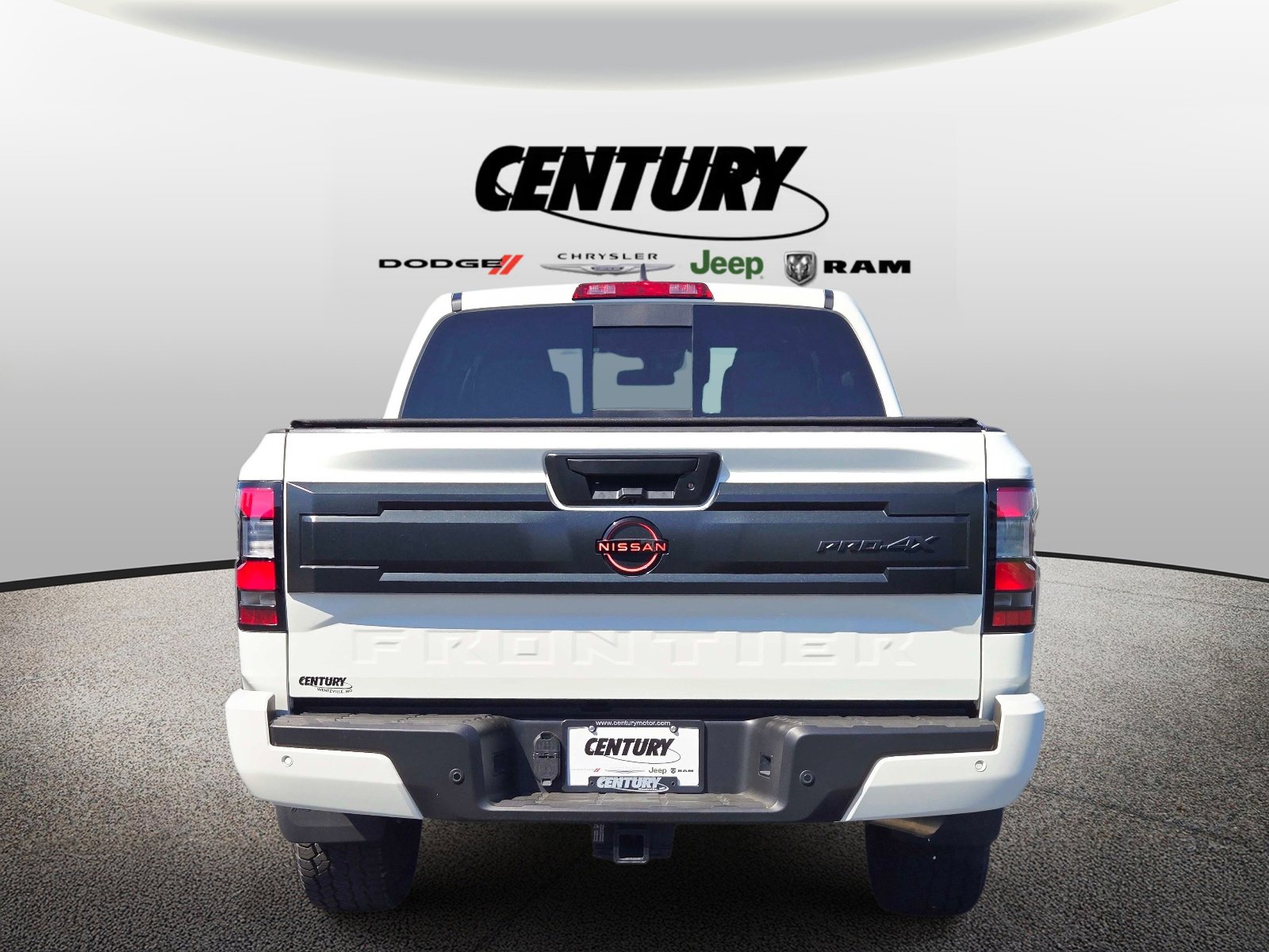 Used 2025 Nissan Frontier PRO-4X w/ Pro Convenience Package AWD/4WD image 5