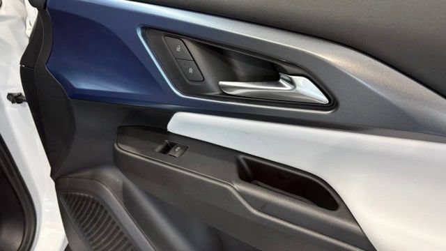 New 2025 Chevrolet Equinox EV LT FWD image 26