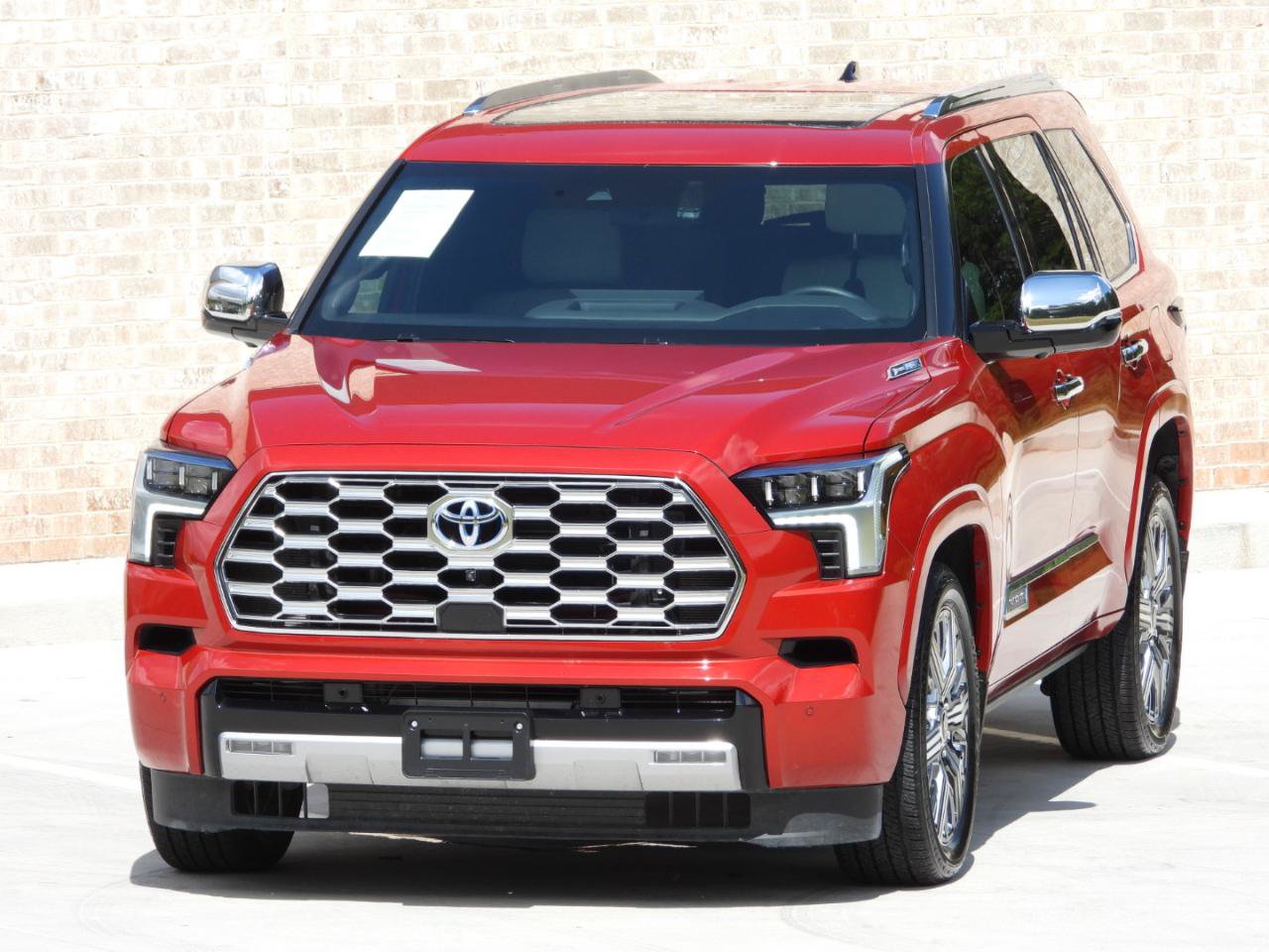 Used 2023 Toyota Sequoia Capstone AWD/4WD image 22
