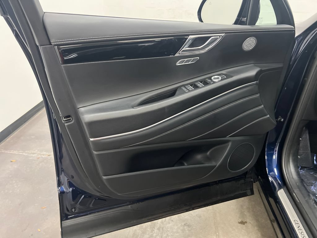 Used 2025 Genesis GV80 2.5T Standard AWD/4WD image 13