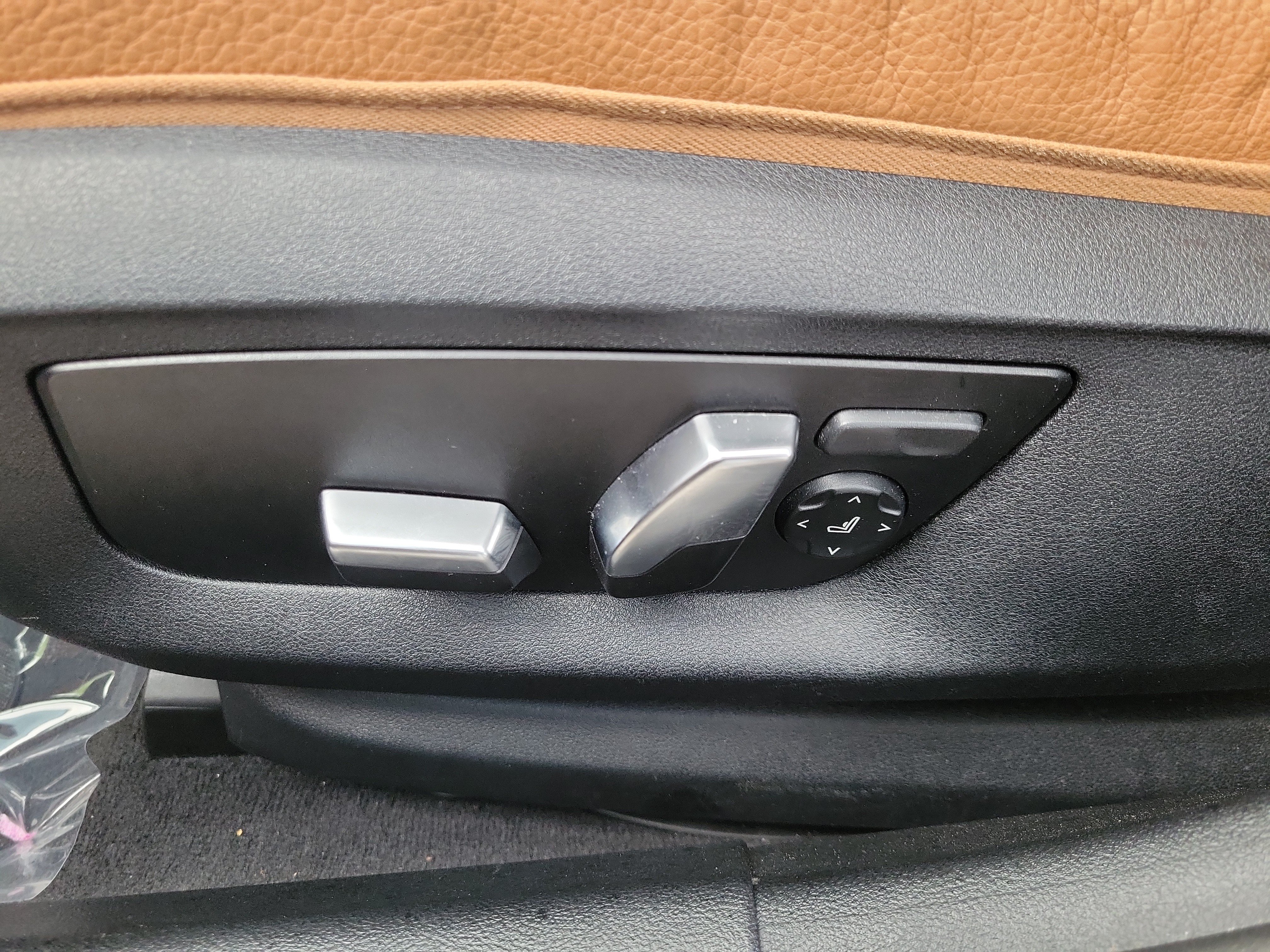 Used 2023 BMW 540i w/ Premium Package RWD image 10