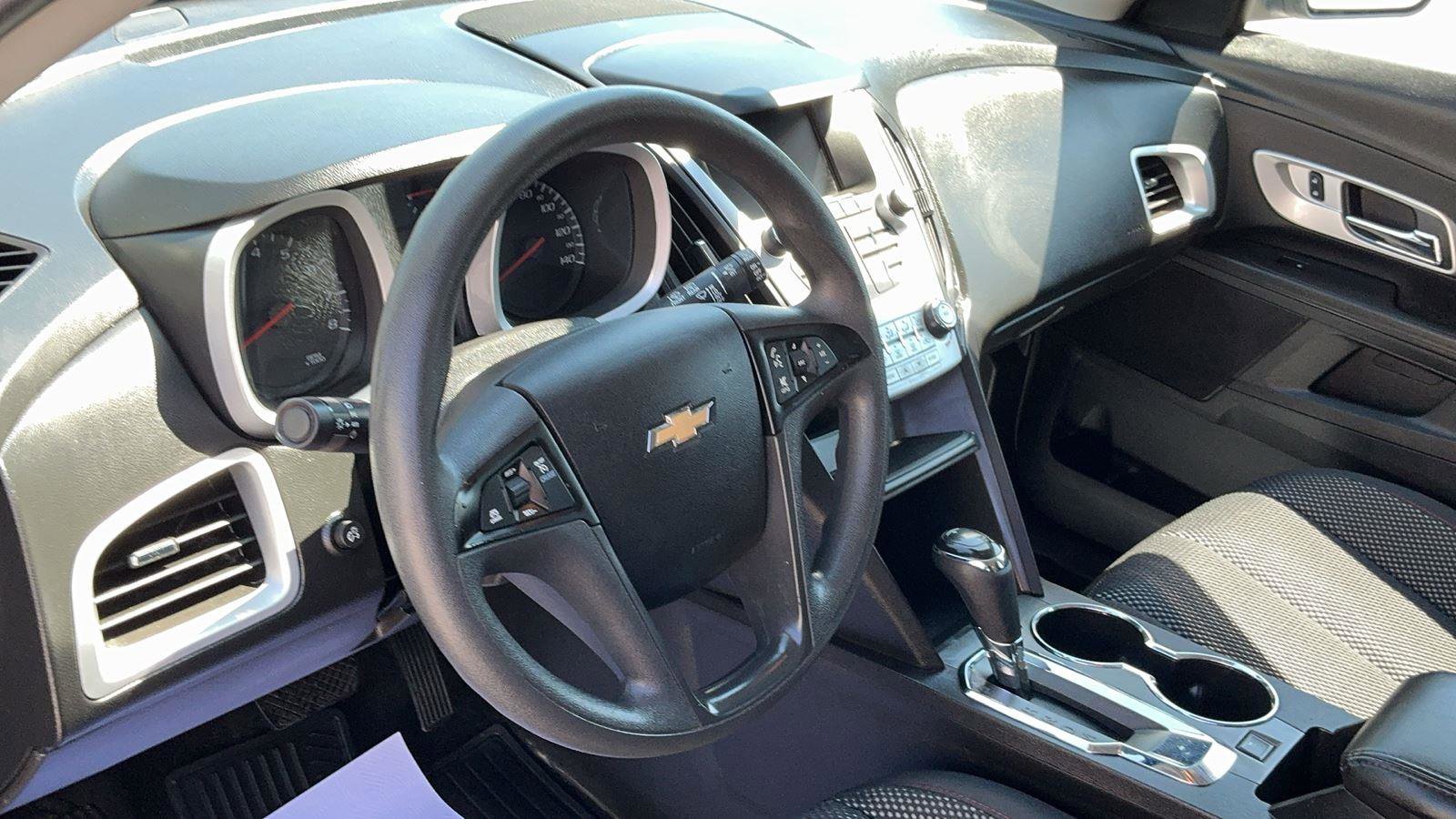 Used 2017 Chevrolet Equinox LS AWD/4WD image 18