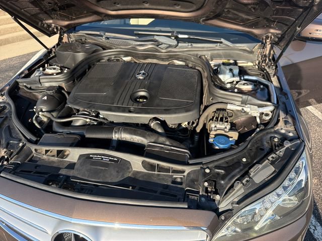 Used 2014 Mercedes-Benz E 250 BlueTEC 4MATIC Sedan image 16