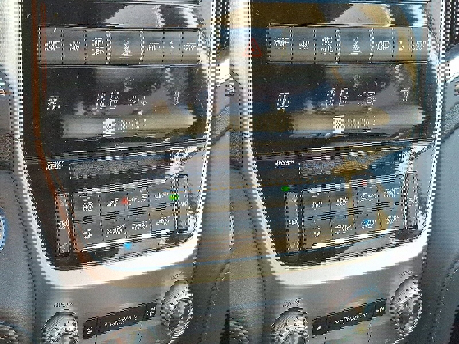 Used 2021 Toyota Land Cruiser image 16