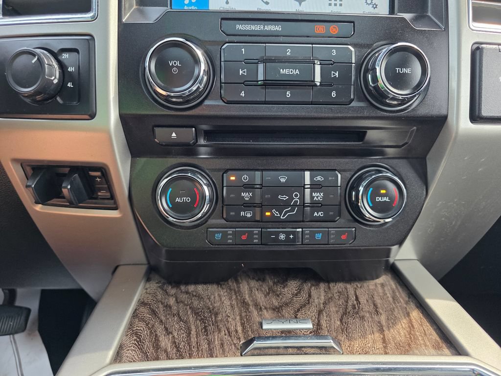 Used 2017 Ford F350 Lariat w/ Lariat Ultimate Package AWD/4WD image 39
