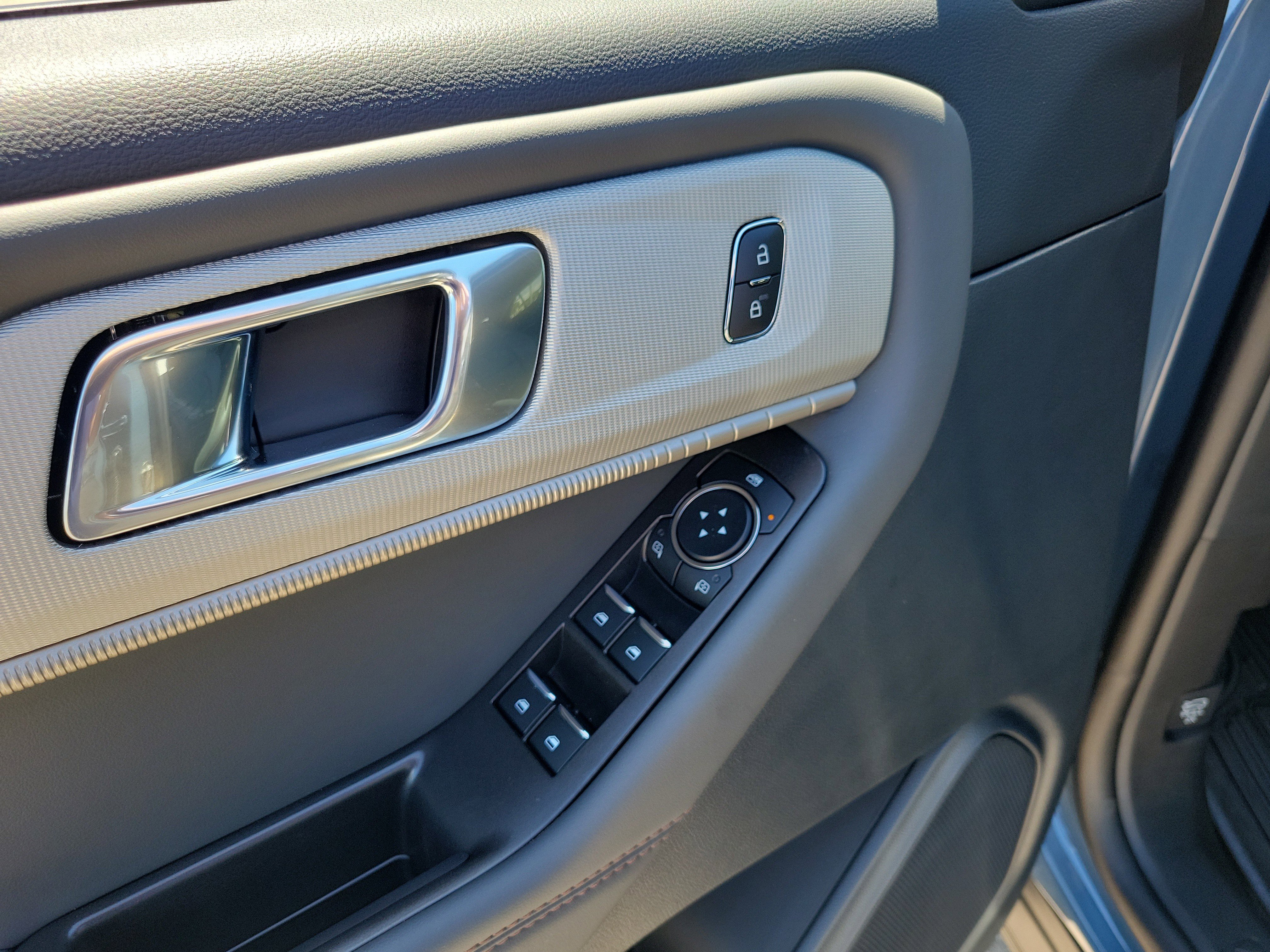 Used 2026 Ford Explorer Active w/ Active Comfort Package image 23