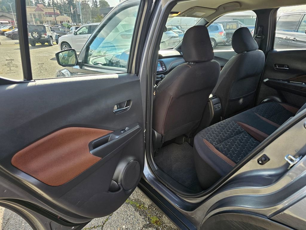 Used 2022 Nissan Kicks SR FWD image 13