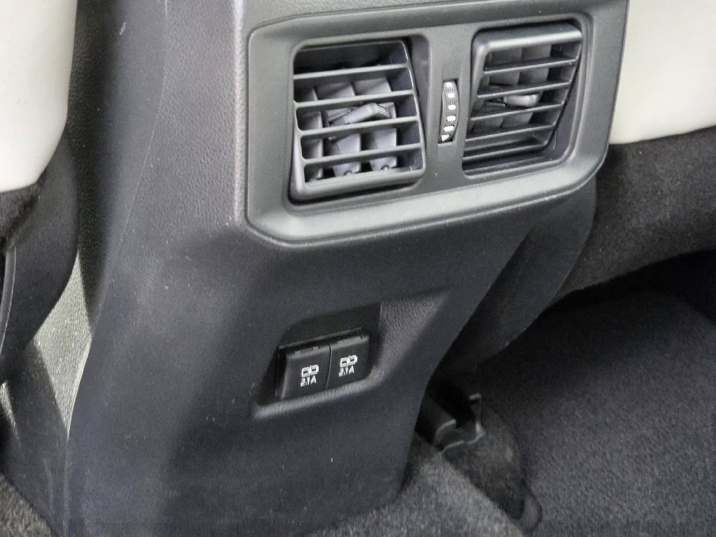 Used 2021 Toyota RAV4 XLE Premium FWD image 17