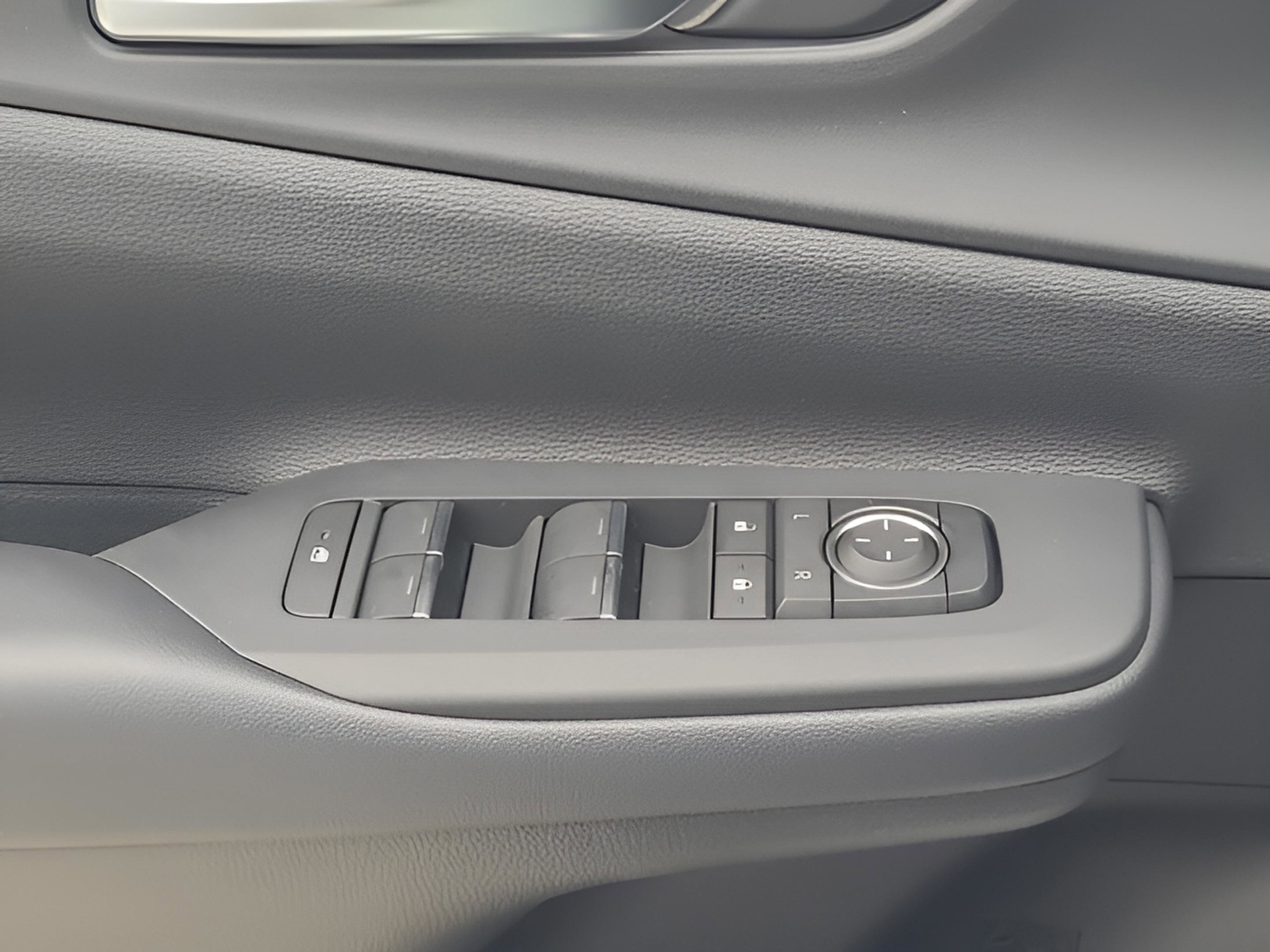 New 2026 Toyota Prius Plug-In Hybrid FWD image 24