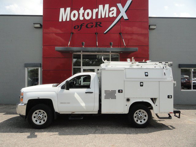 Used 2017 Chevrolet Silverado 3500 W/T RWD image 2
