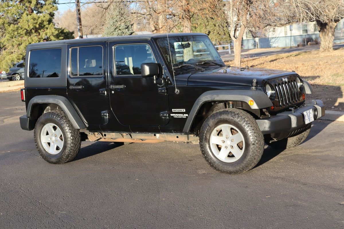 Used 2012 Jeep Wrangler Unlimited Sport image 2