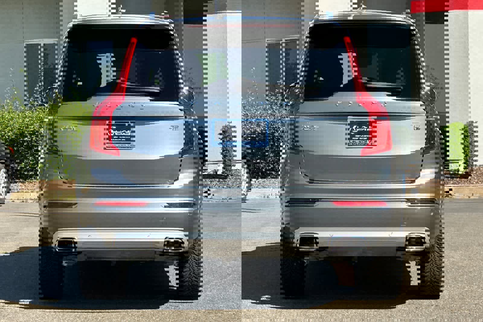 Used 2020 Volvo XC90 T8 Momentum w/ Protection Package Premier image 8