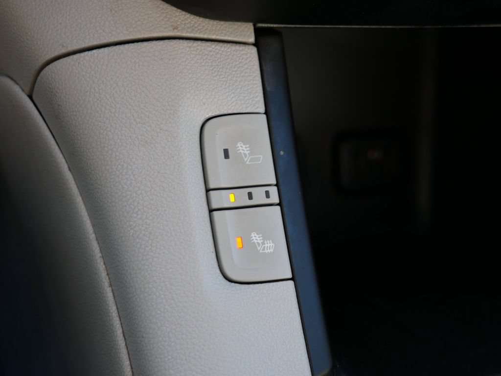 Used 2019 GMC Acadia SLT w/ LPO, Floor Liner Package AWD/4WD image 28