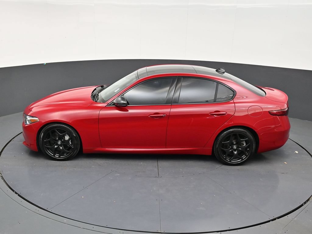 Used 2021 Alfa Romeo Giulia Sprint w/ Nero Edizione RWD image 13
