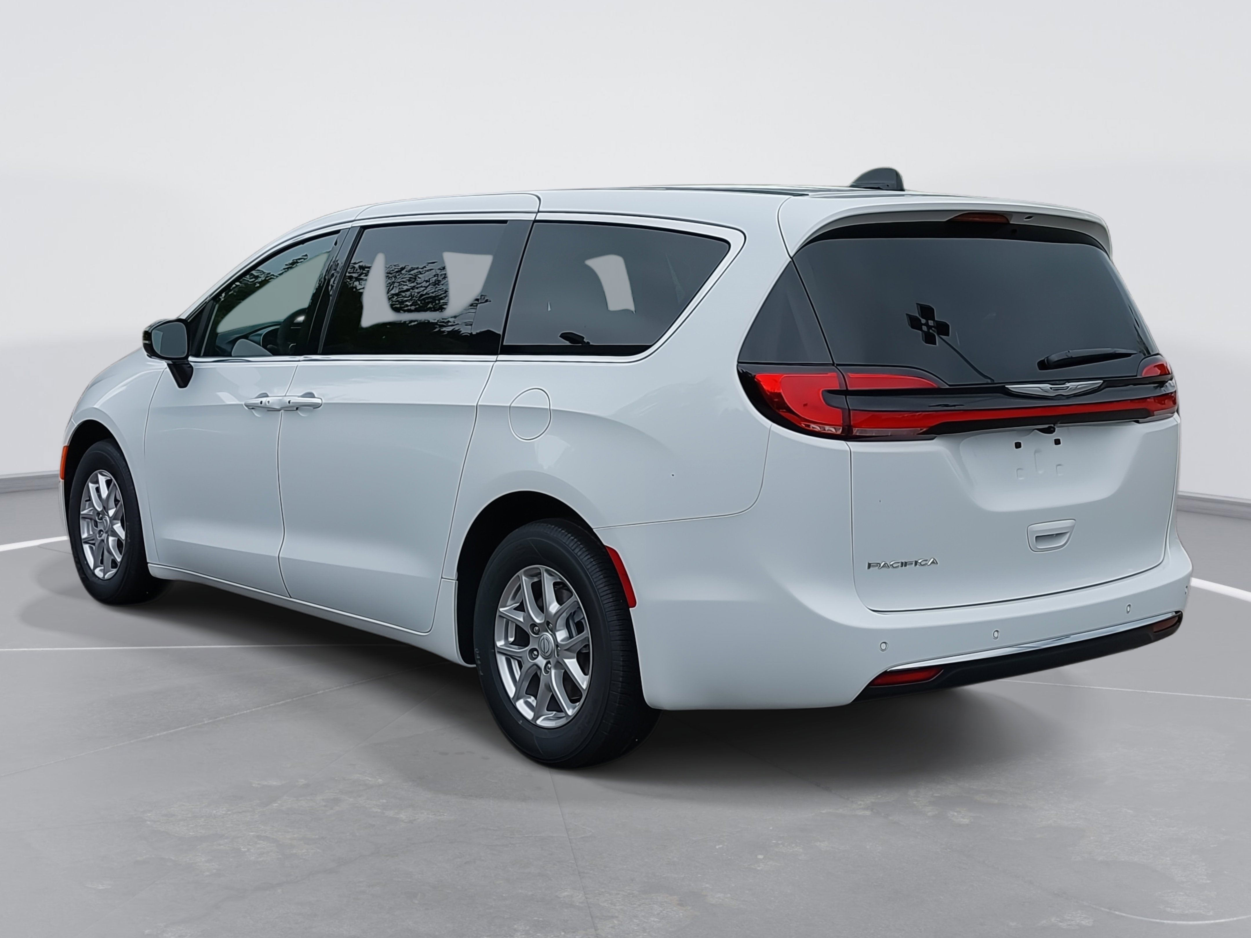 New 2026 Chrysler Pacifica Select image 7